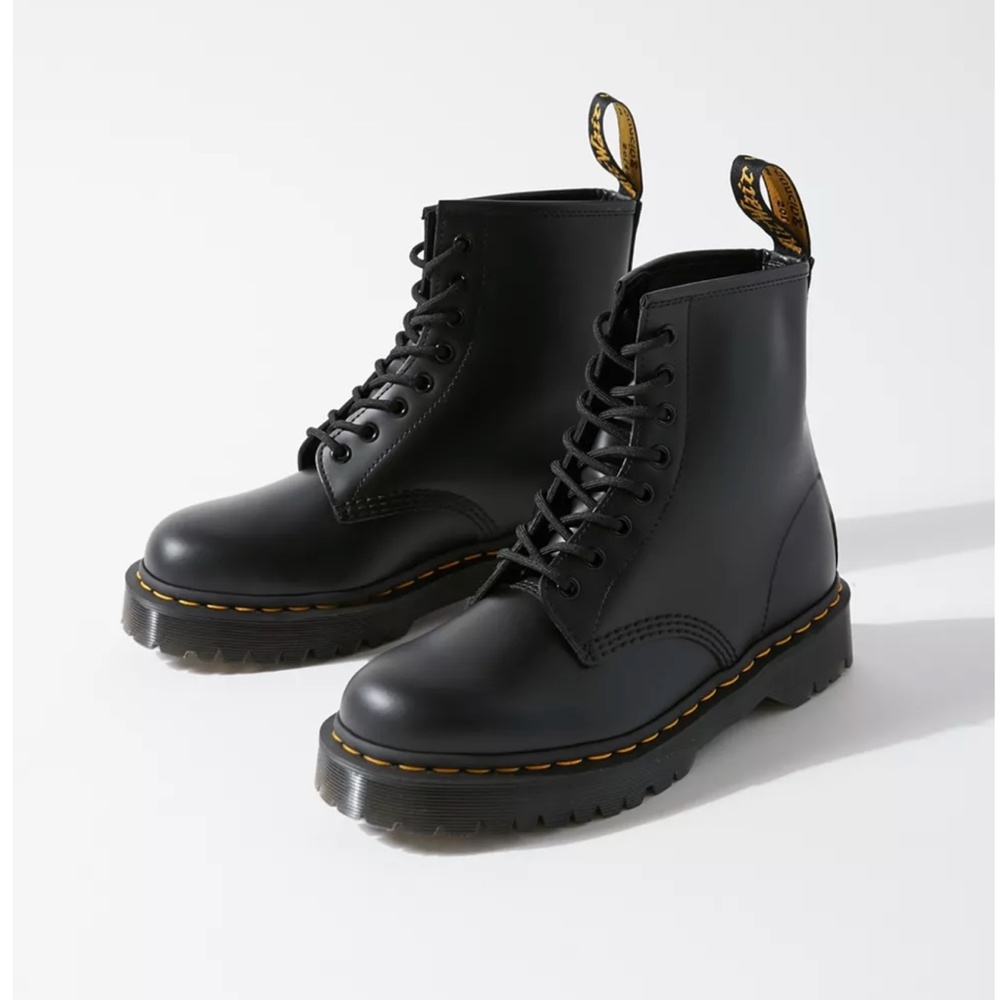 Dr. Martens Boots, 1460 Bex Chunky Sole 8-Eye Black Leather Sz 8